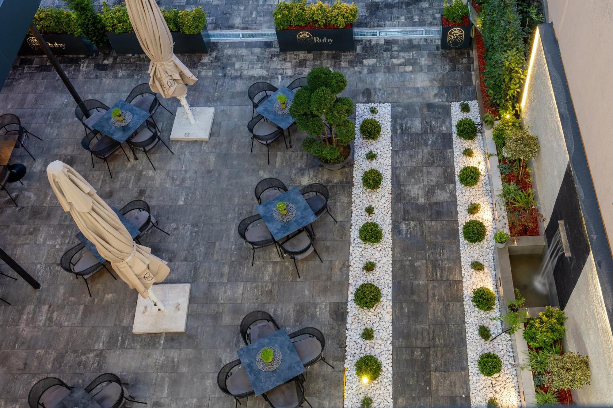 Ruby Hotel Prishtina Priștina Exterior foto
