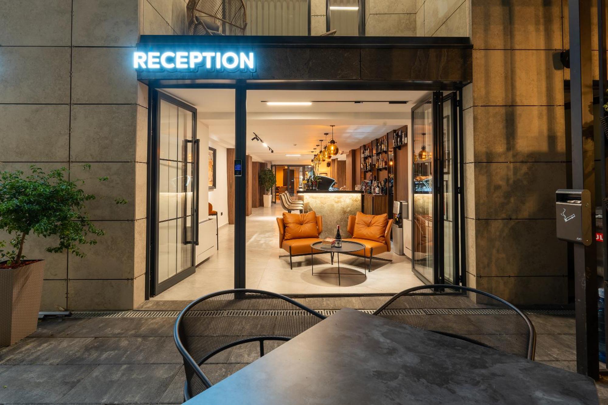 Ruby Hotel Prishtina Priștina Exterior foto